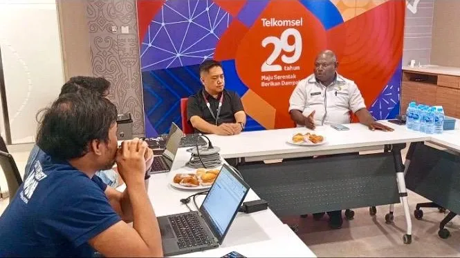 Diskominfo Jayapura Gandeng Telkomsel Terapkan Teknologi Baru Atasi Blank Spot Airu, Ravenirara, dan Yapsi