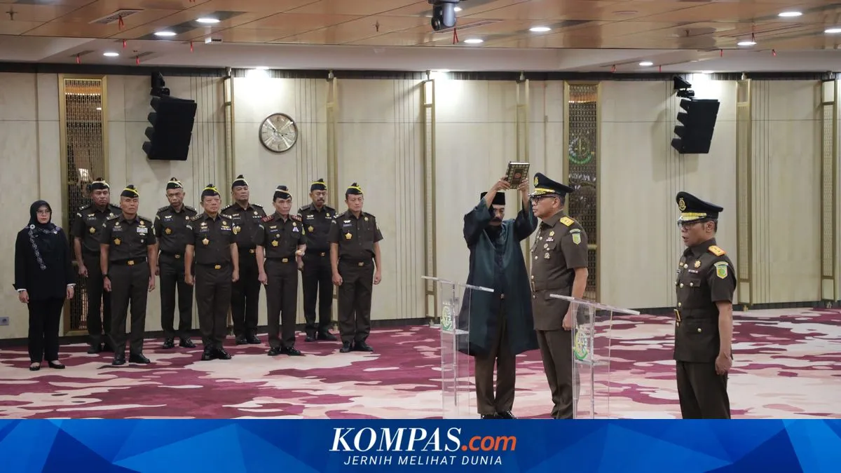 Pelantikan Hendro Dewanto sebagai Kajati Jateng oleh Jaksa Agung