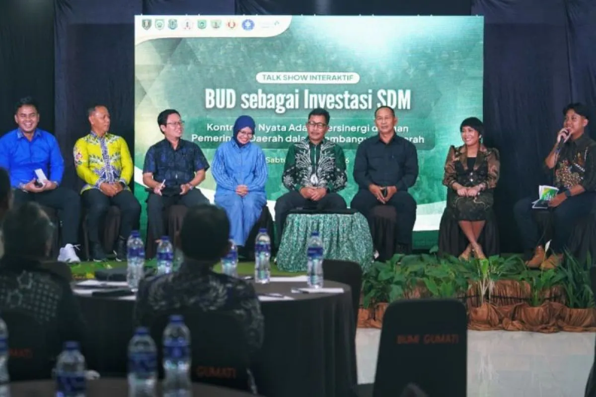 Program Beasiswa Adaro Dorong Pengembangan SDM Daerah