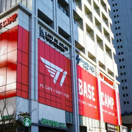 T1 Buka Base Camp Kedua di Busan, Dukung Komunitas E-Sports dan Pengembangan Talenta