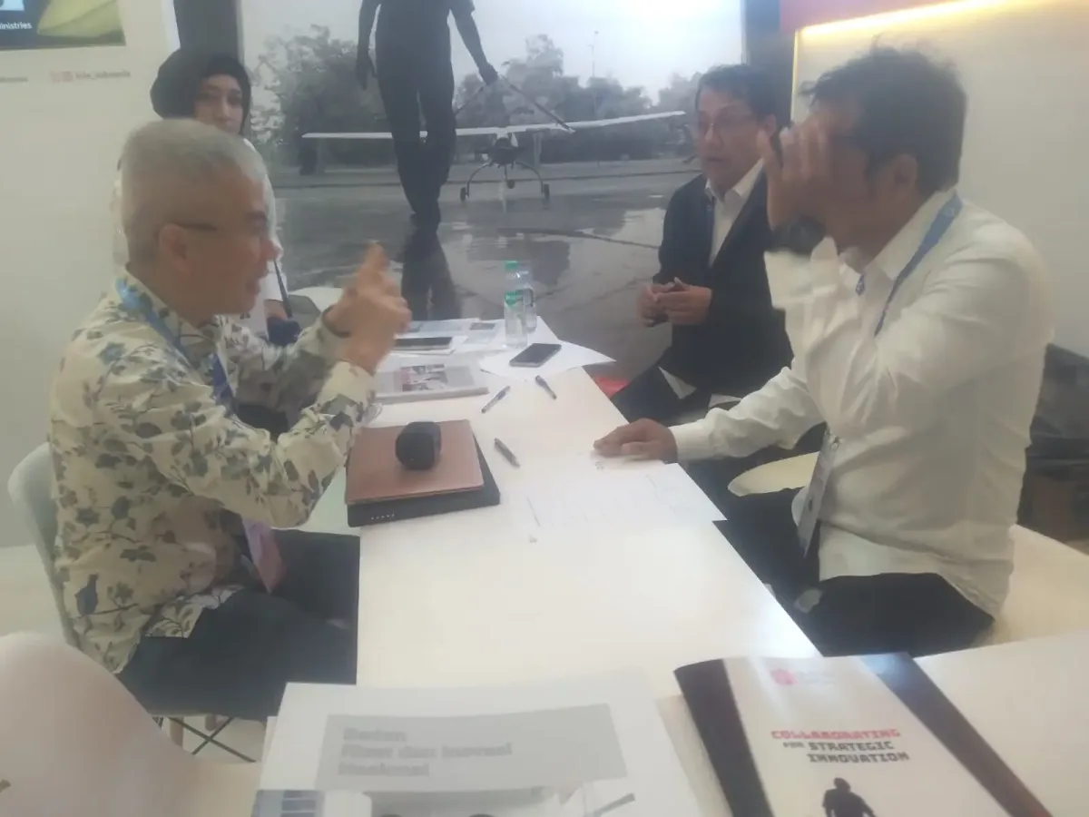BRIN Jajaki Kolaborasi Teknologi Elektronik Militer dan AI Remote Sensing di Indo Defence 2025