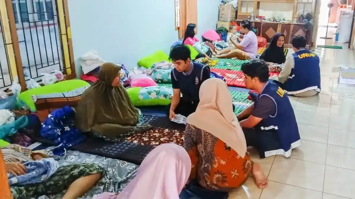 Tim Relawan UNDIP Bantu Pemulihan Pasca Banjir di Sumatera