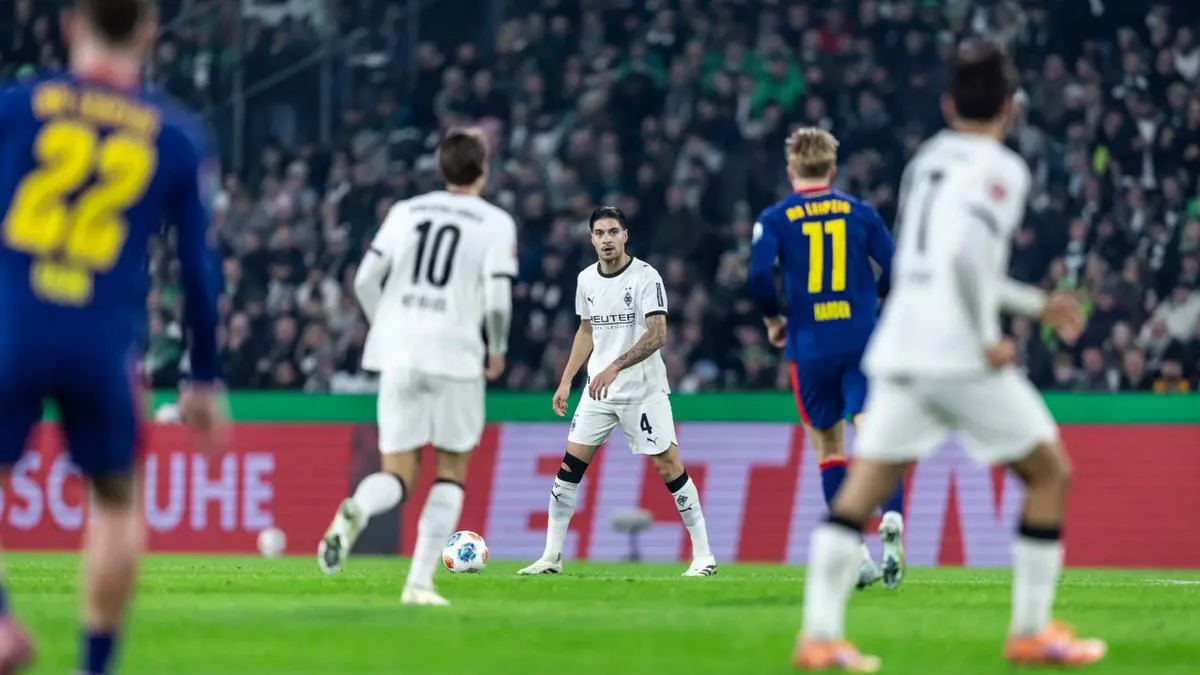 Kevin Diks Kembali Berlatih, Siap Bantu Monchengladbach Hadapi Tantangan