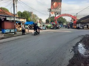 Polsek Gegesik Tingkatkan Keamanan Lalu Lintas untuk Kenyamanan Masyarakat