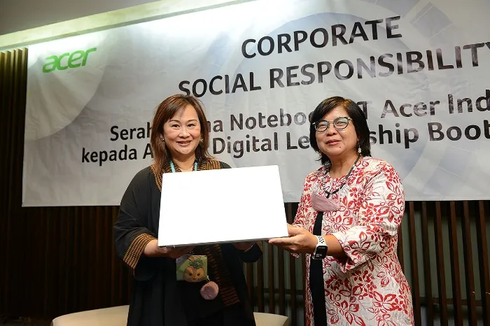 Acer Donasikan Laptop untuk Alumni Bootcamp Digital Disabilitas YILB