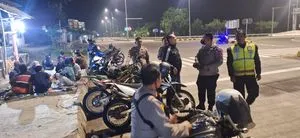 Kapolsek Tongas Lakukan Patroli Malam Natal untuk Keamanan Masyarakat