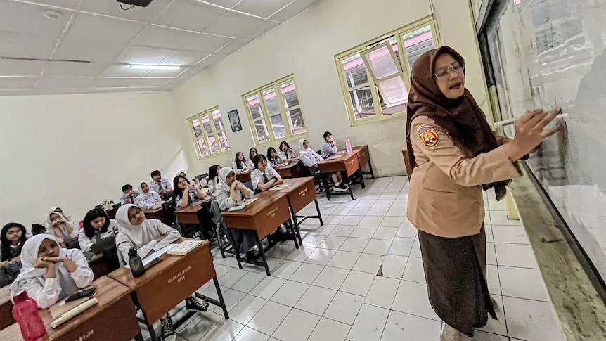 PGRI Protes Hampir Sepertiga Anggaran Pendidikan Dialihkan ke MBG, Kesejahteraan Guru Honorer Terancam