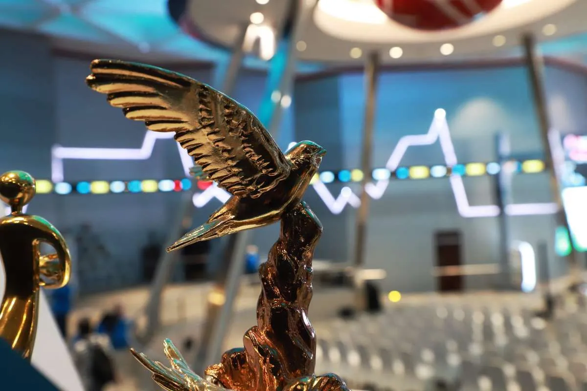 IHSG Melemah Di Tengah Peringatan Moody's dan Arus Keluar Dana Asing