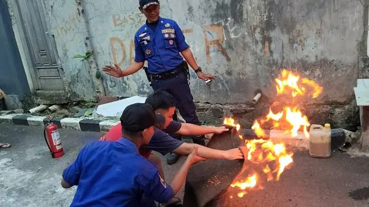 Pelatihan Penanggulangan Kebakaran untuk Difabel di UMKM Manisss Food Ciledug