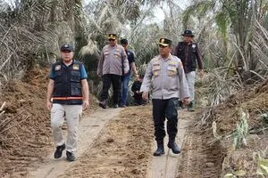 Kapolres Inhil Pimpin Olah TKP Kebakaran Diduga Akibat Ledakan Pipa Gas