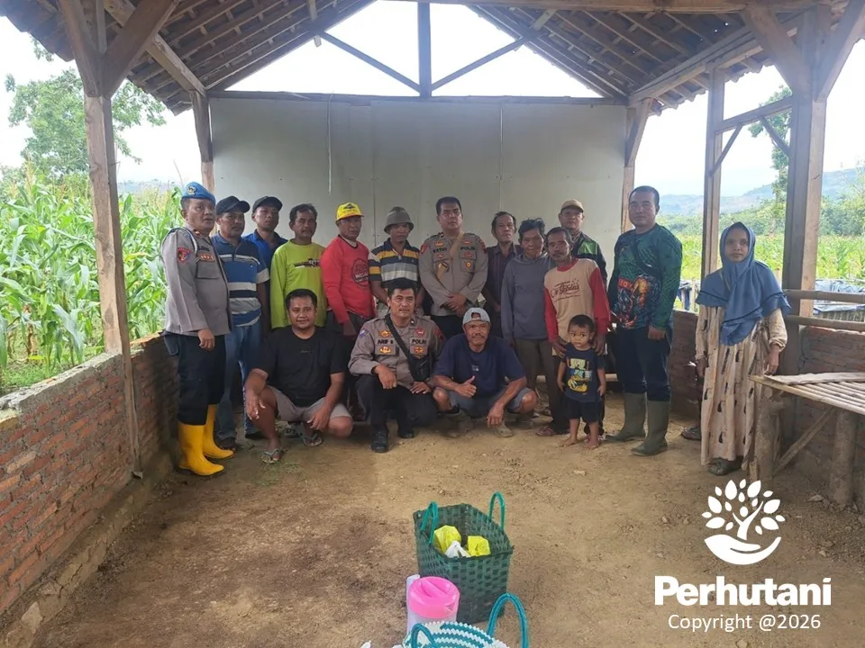 Perhutani KPH Purwodadi dan Polsek Grobogan Bina Pesanggem Cegah Perusakan Hutan dan Bencana Musim Hujan