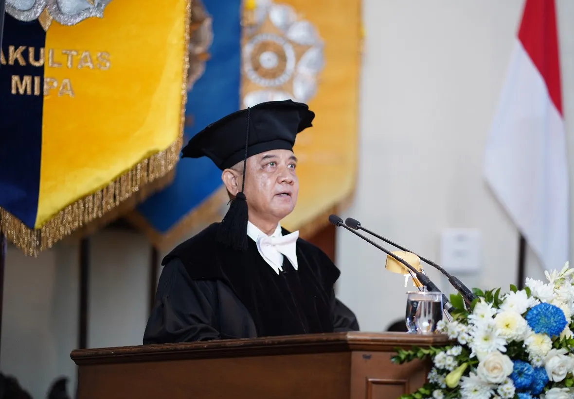 Pekik Nurwantoro Resmi Dikukuhkan sebagai Guru Besar UGM Fisika Teori dan Komputasi
