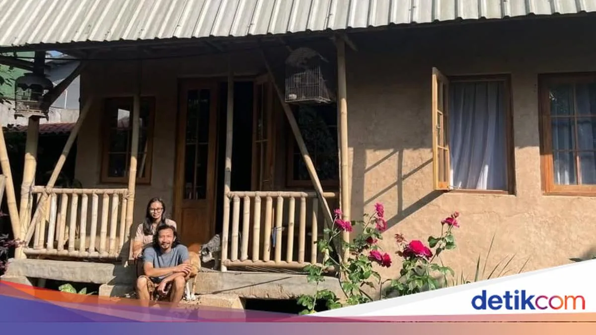 Inovasi Rumah Ramah Lingkungan: Dibangun dari Tanah dan Bambu di Cimahi