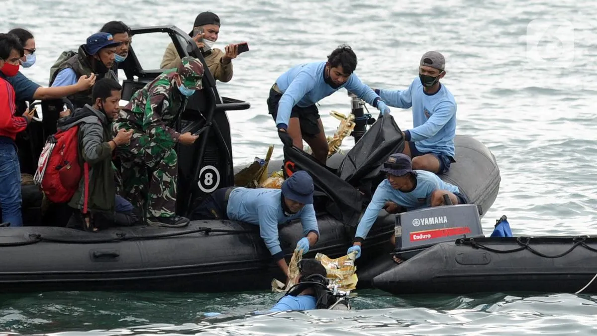 Basarnas: TNI AL Deteksi Sinyal di Dua Titik, Diharapkan Salah Satunya Black Box Sriwijaya Air SJ 182