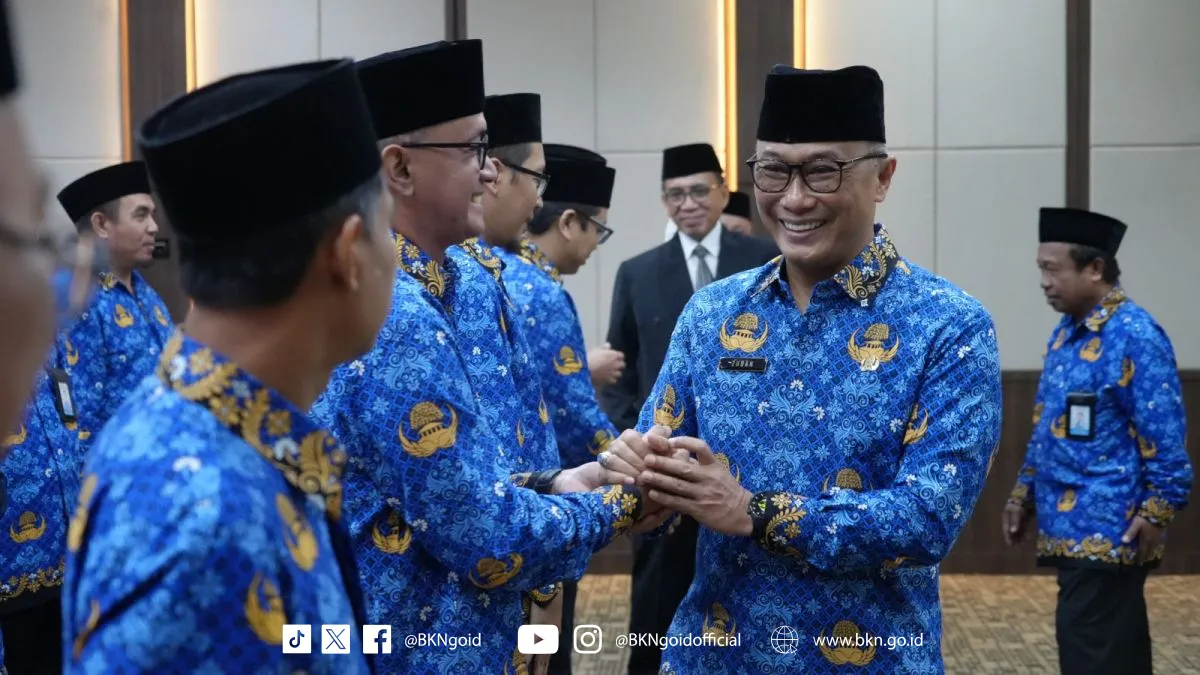 Prof. Zudan Tegaskan Seragam Korpri sebagai Identitas Nasional ASN di UNS