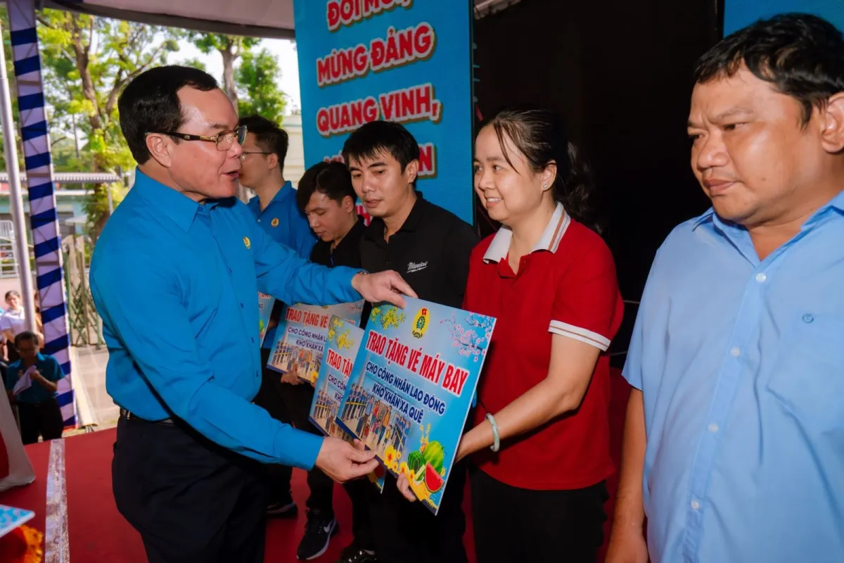 Perayaan Tahun Baru Imlek 2026: Serikat Pekerja Dukung Anggota Kembali ke Kampung Halaman