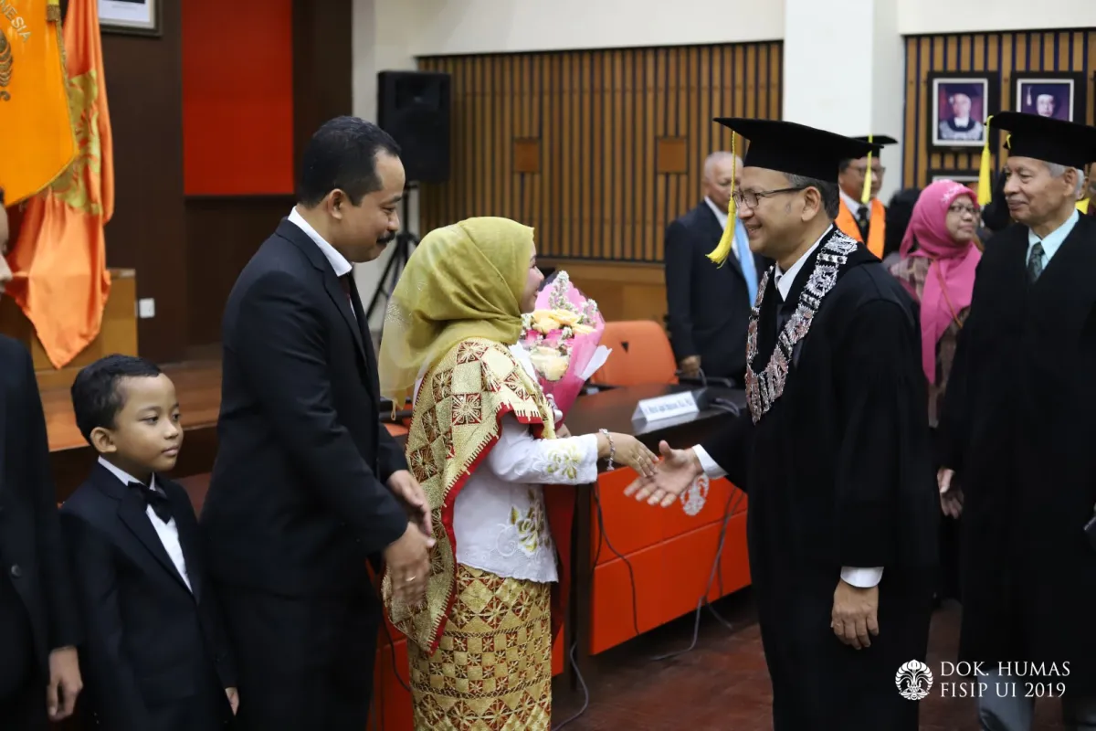 Perlindungan Sosial untuk Pekerja Transportasi Online Roda Dua: Tinjauan Disertasi Dr. Endang Yuniastuti