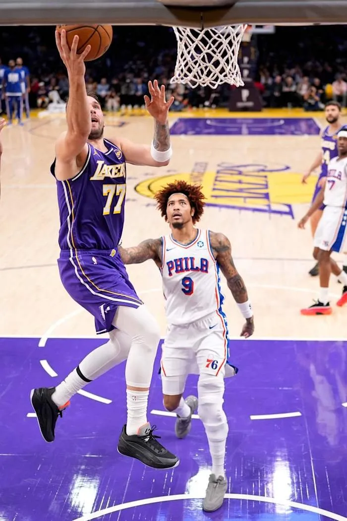 Luka Doncic Absen Akibat Cedera Kaki Kiri di Pertandingan Melawan 76ers