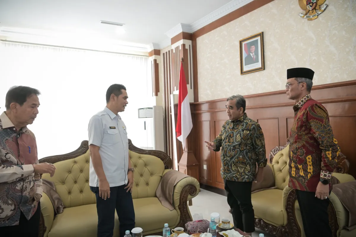 Sekda Aceh Antar Ketua MPR RI Kembali ke Daerah
