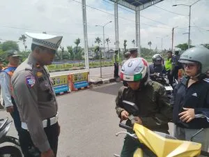 Polisi Gabungan Gelar Pemeriksaan Kendaraan di Pos Suramadu untuk Cegah 3C dan Laka Lantas