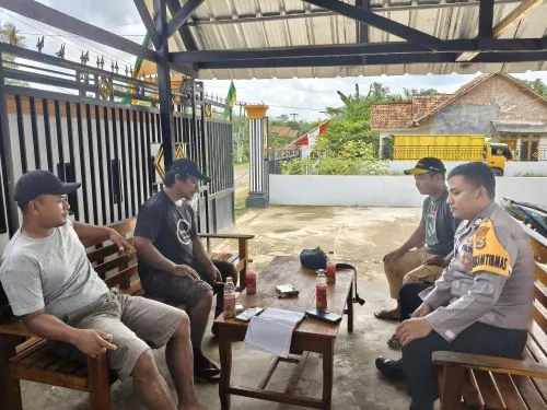 Bhabinkamtibmas Polsek Way Serdang Sambangi Warga Desa Labuhan Makmur