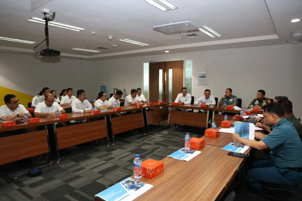 Kunjungan Kabaharwathan Kemhan ke GMF Aeroasia untuk Tingkatkan Pemeliharaan Alutsista