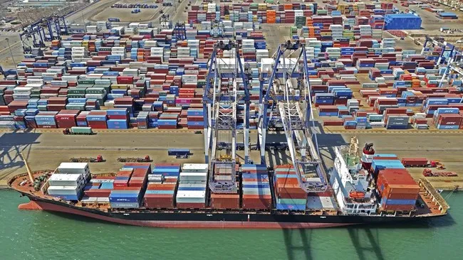 Surplus Perdagangan Tahunan China Capai US$1 Triliun di Tengah Tekanan AS