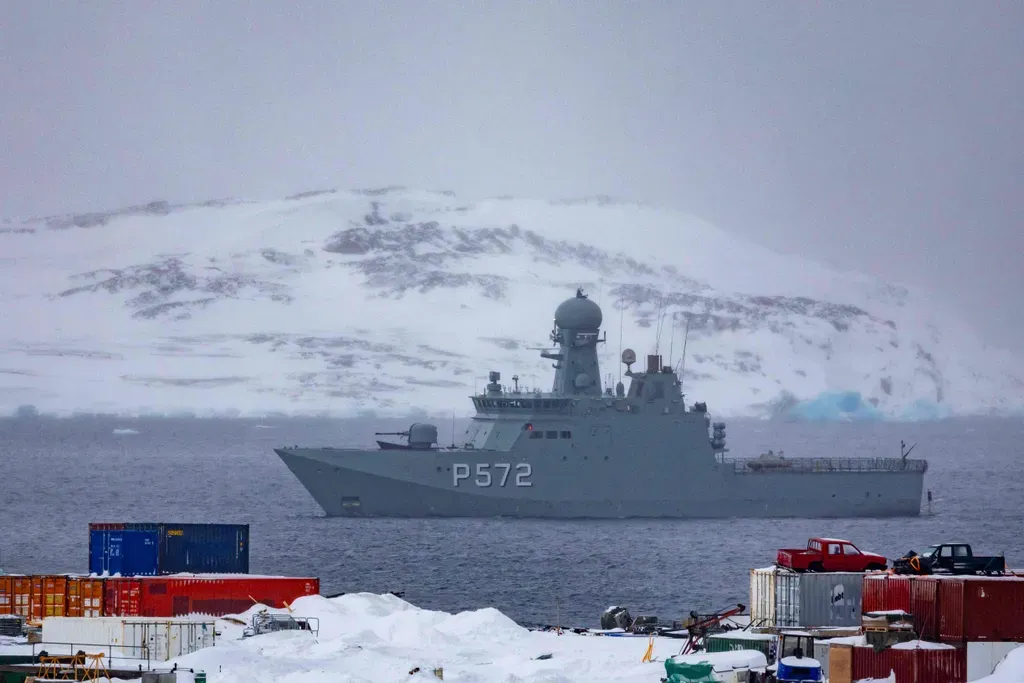 Trump Perintahkan Rencana Invasi Greenland, NATO Bahas Misi Pengamanan Arktik