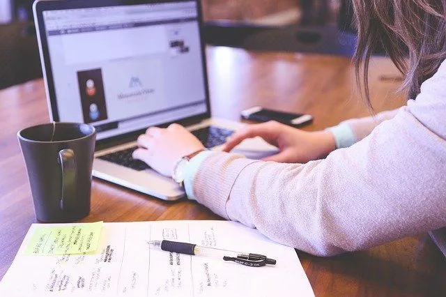Rekomendasi Situs dan Aplikasi Gratis untuk Membantu Mahasiswa Menyelesaikan Tugas Kuliah