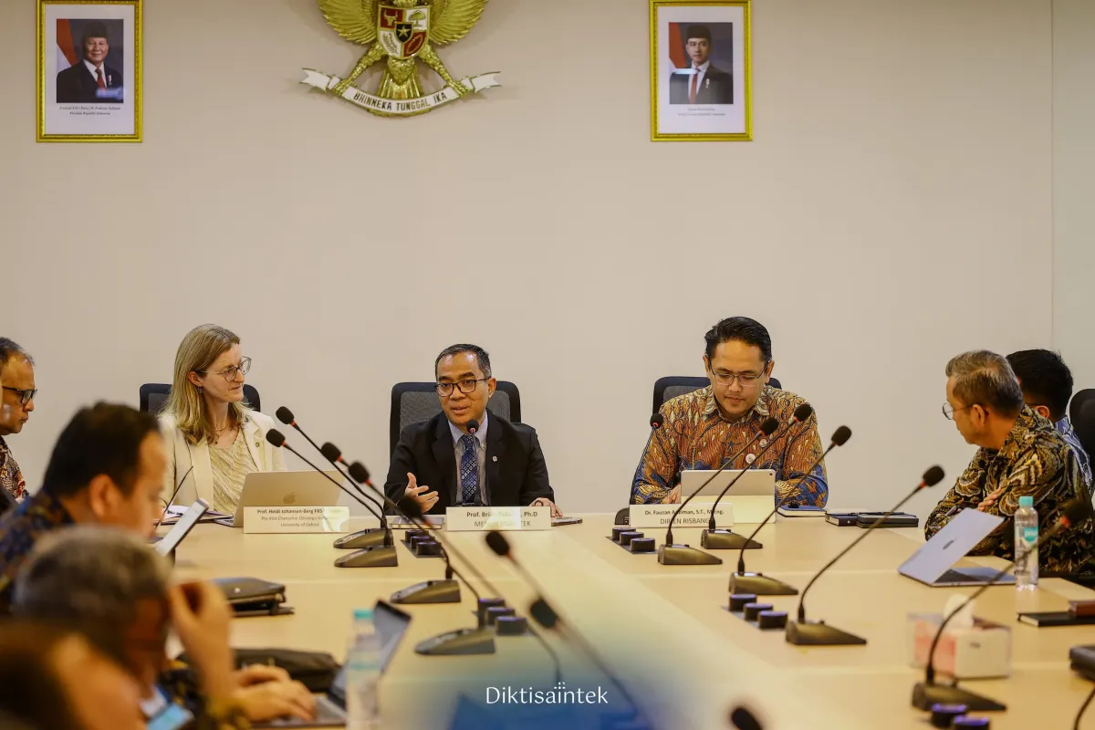 Kemdiktisaintek Jajaki Kemitraan dengan Oxford untuk Riset dan Penguatan Pendidikan Kedokteran