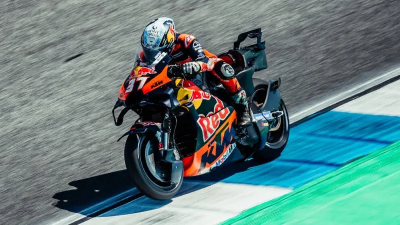 Rumor MotoGP 2027: Pedro Acosta Diisukan Jadi Tandem Marc Marquez di Ducati, Masa Depan Bagnaia Dipertanyakan