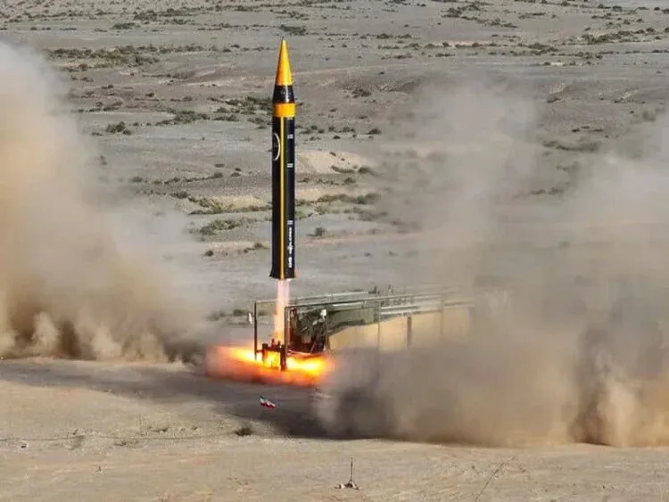 Iran Luncurkan Rudal Khorramshahr-4, Tegaskan Ketegasan dalam Negosiasi