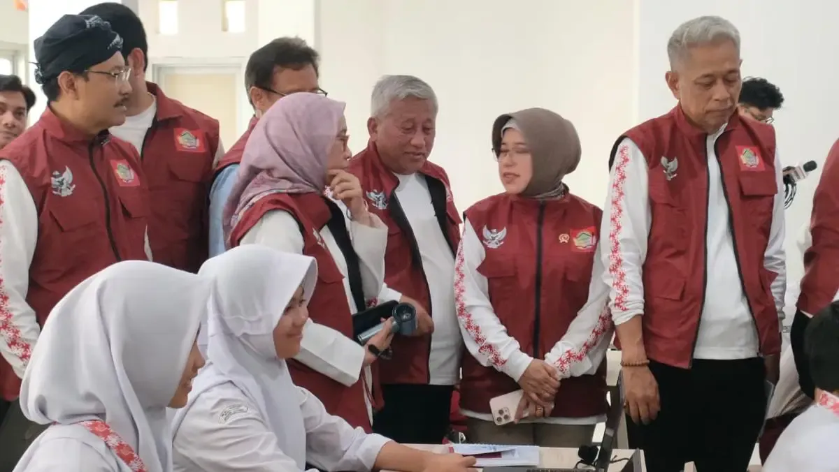 Satu Tahun Program Sekolah Rakyat: Prestasi dan Tantangan