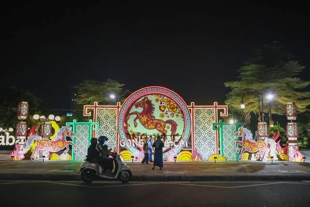 Dekorasi Imlek Berkonsep Ramah Lingkungan Hiasi Surabaya