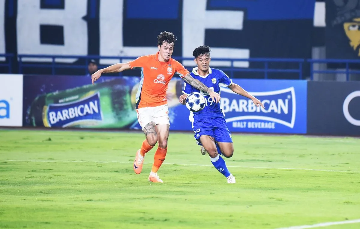Kerusuhan Bobotoh, Wasit Jadi Sasaran Kemarahan