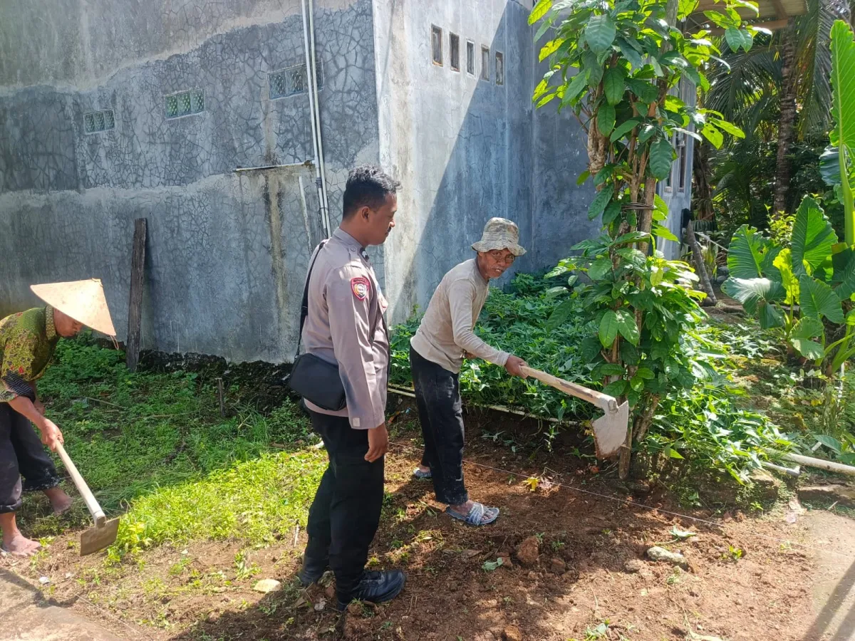 Bhabinkamtibmas Desa Bunisari Perkuat Hubungan dengan Warga untuk Keamanan Bersama