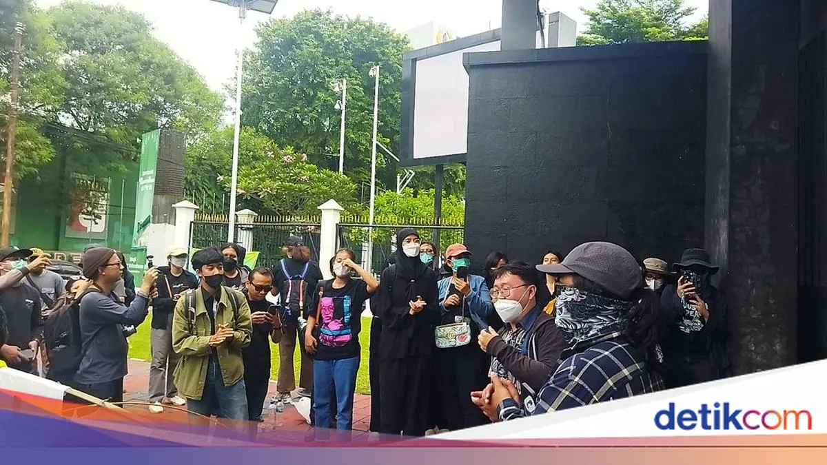 Reaksi Massa Usai Pengesahan RUU TNI di DPR RI