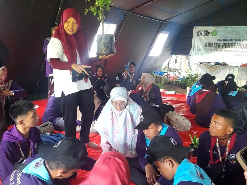 Dinas KPKP Ajak Pramuka Berkebutuhan Khusus Pelajari Urban Farming