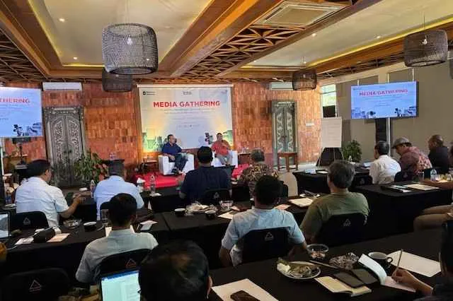 Transformasi Telekomunikasi Indonesia: Dari Kabel Tembaga ke Serat Optik