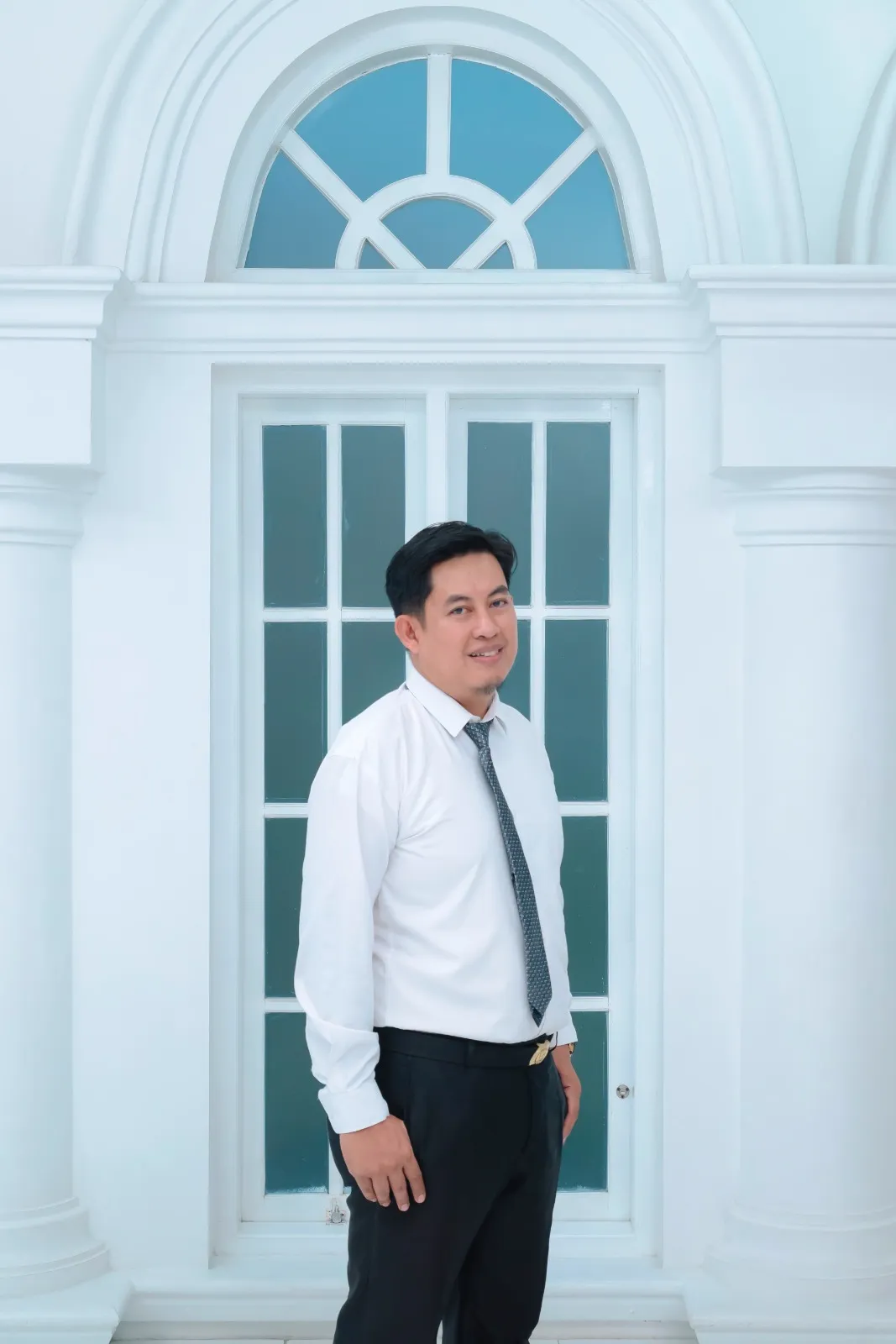 Peran Strategis Guru dalam Pendidikan dan Kehidupan Sosial
