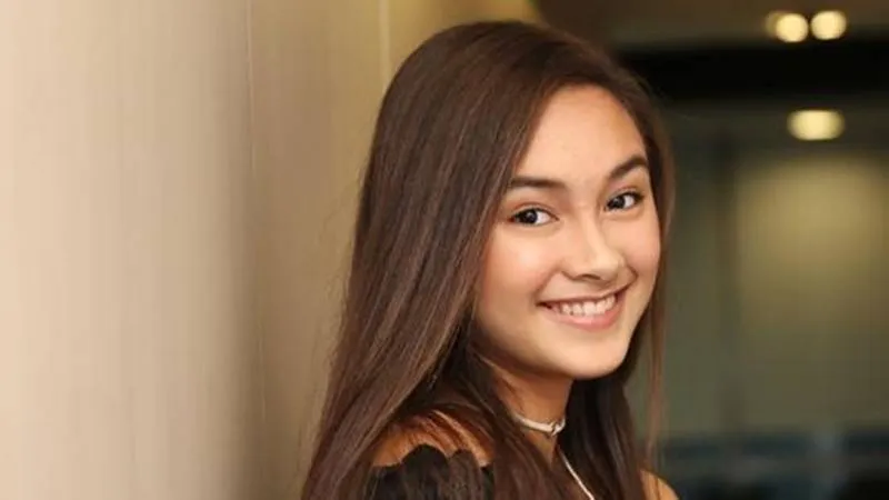 Caitlin Halderman Sembunyikan Status Artis Saat Kuliah di Amerika