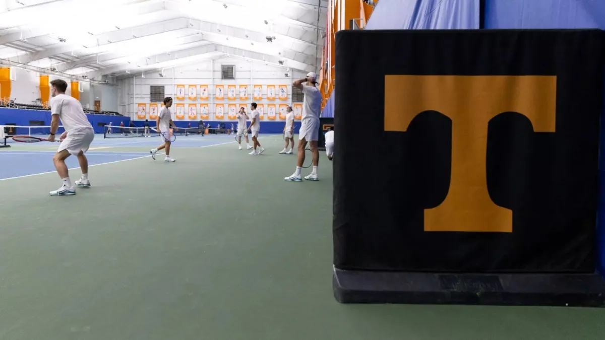 Pertandingan Tenis Putra Tennessee vs Michigan State Dibatalkan Karena Kekurangan Atlet