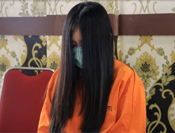 Polisi Amankan Wanita Pelaku Praktik Kecantikan Ilegal di Pringsewu