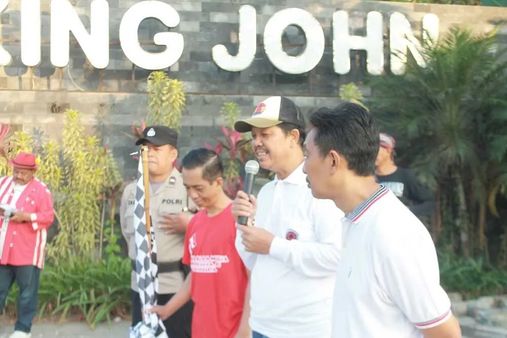 Jalan Sehat Forum Warga Jalan Beringin Godean Meriahkan HUT ke-78 RI