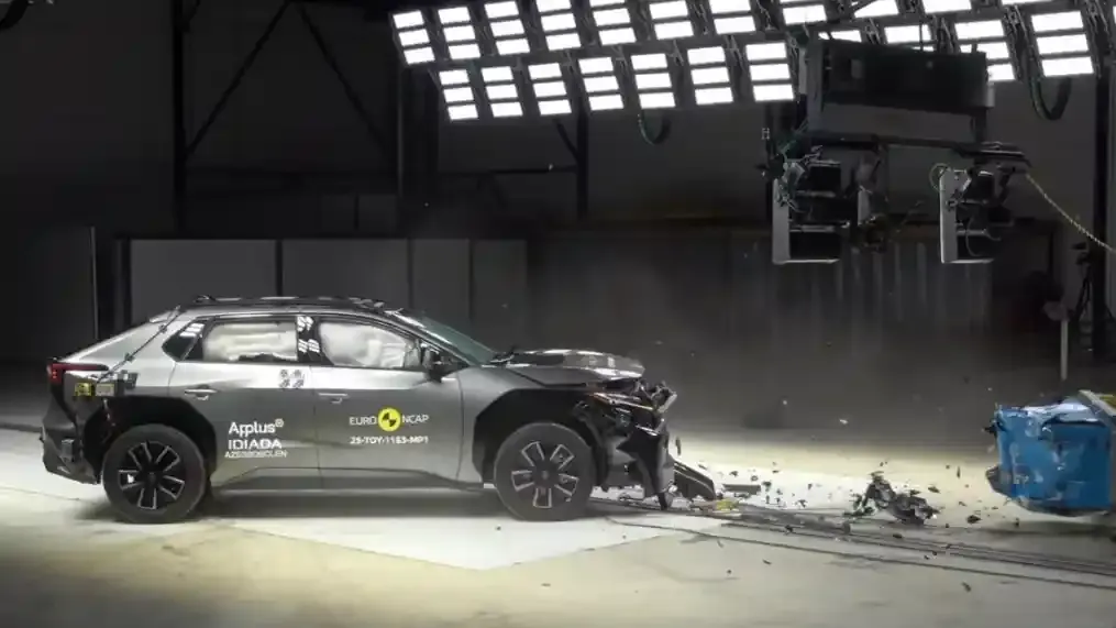 Toyota bZ4X Raih Rating 5 Bintang dalam Uji Tabrak Euro NCAP