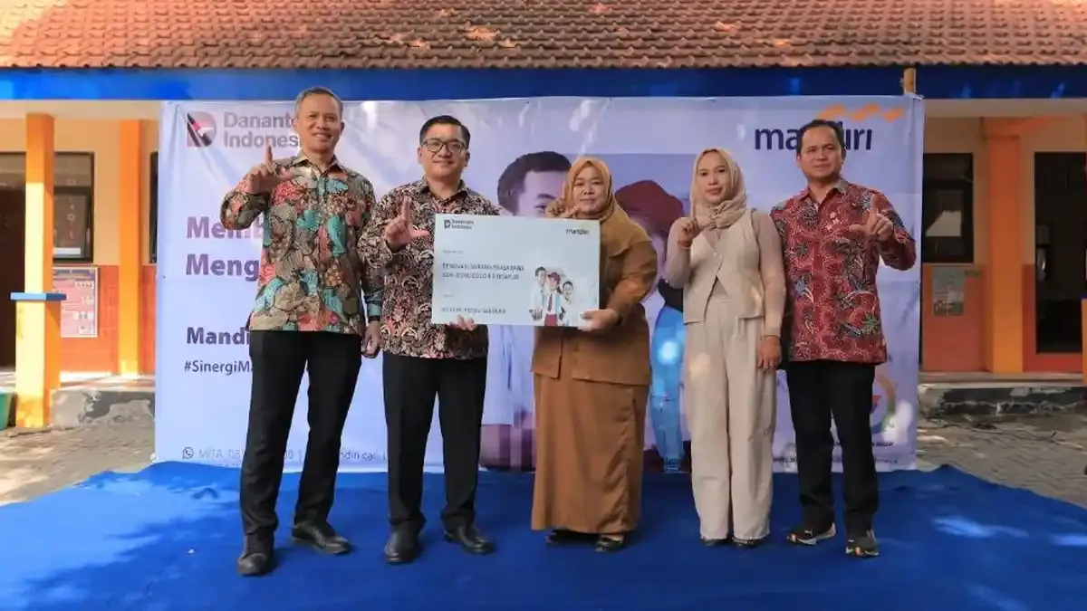 Bank Mandiri Renovasi Tiga Sekolah Untuk Dukung Pendidikan Nasional