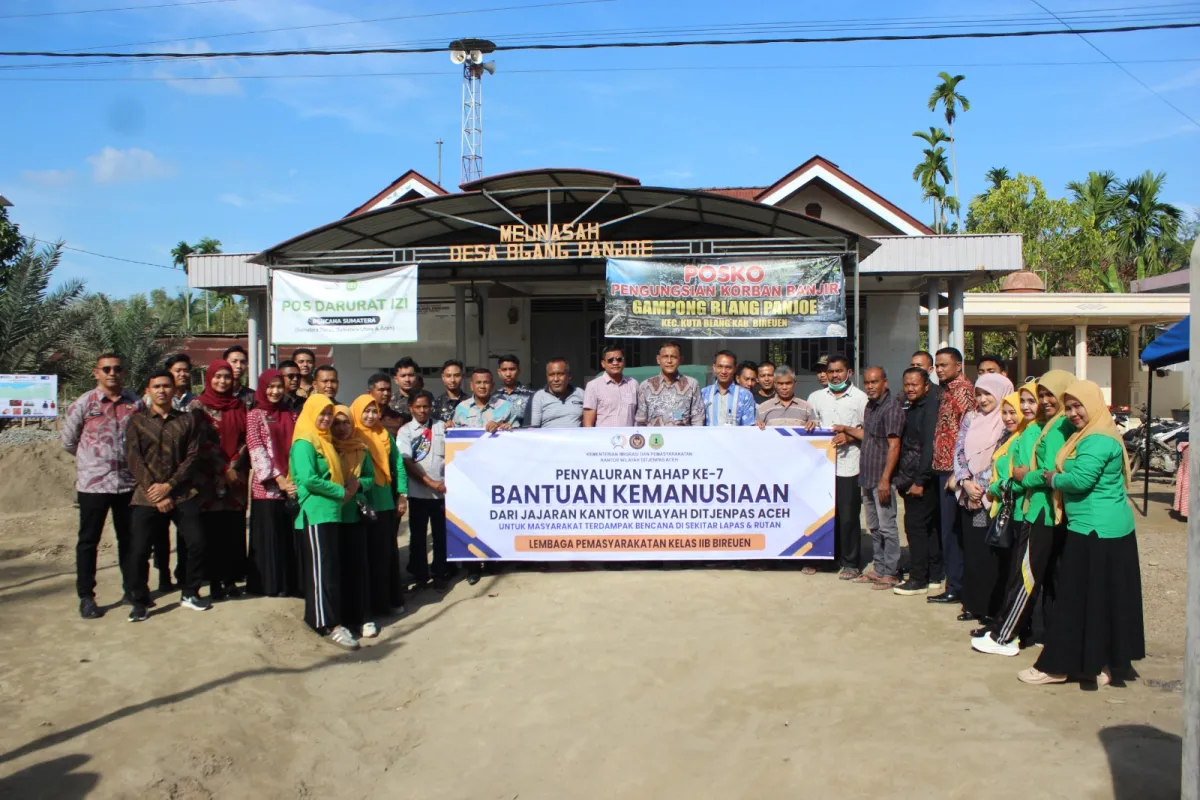 Lapas Bireuen Salurkan 100 Paket Sembako untuk Korban Banjir di Desa Blang Panjoe