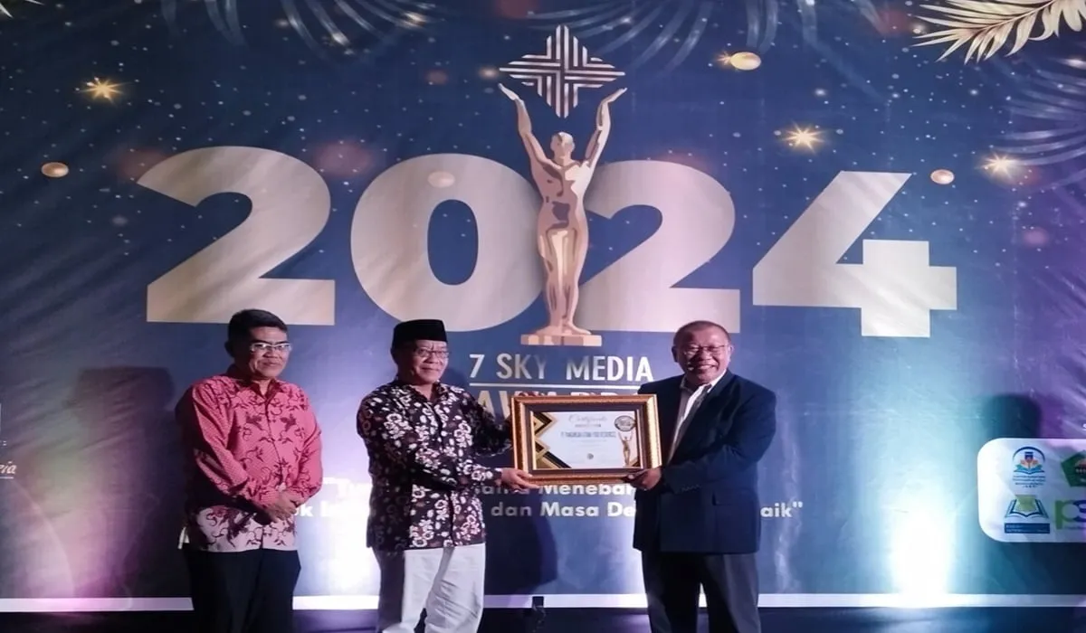 Pangansari Utama Terima Penghargaan Platinum sebagai Perusahaan Makanan Tercepat Berkembang
