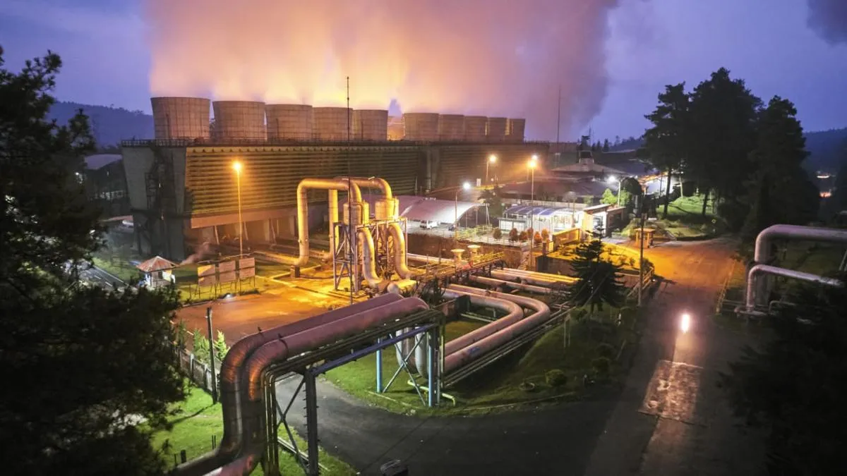 Risiko Pembangkit Listrik Captive Fosil Terhadap Transisi Energi Bersih di Indonesia