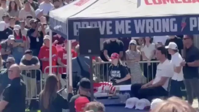 Charlie Kirk Ditembak Mati Saat Berbicara di Universitas Utah Valley